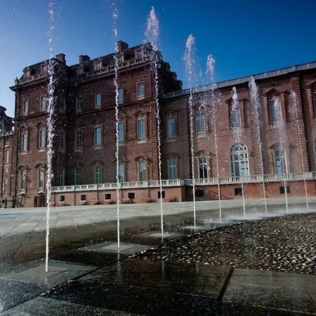 公寓 Casa Azzurra 61mq A 30 Metri Dalla Reggia Di Venaria 维纳利亚瑞勒